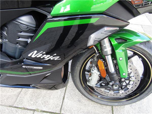 2025 Kawasaki Ninja 1100SX