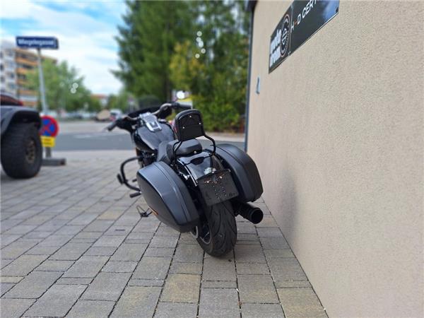 2022 Harley-Davidson Softail Sport Glide FLSB