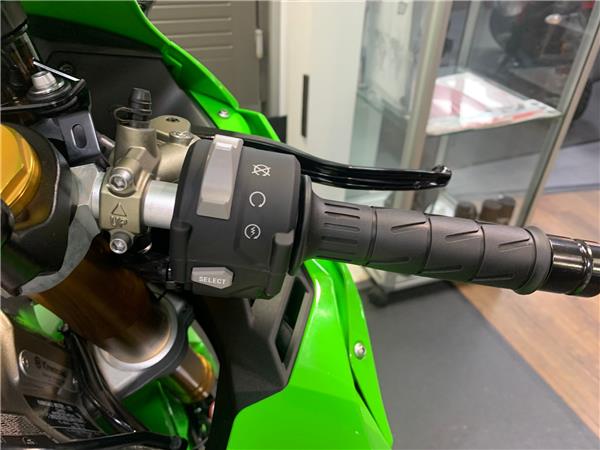 2024 Kawasaki NINJA ZX-10R 40TH ANNIVERSARY EDITION