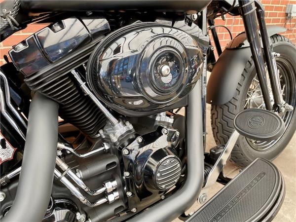 2011 HARLEY-DAVIDSON SOFTAIL FLSTSB CROSS BONES