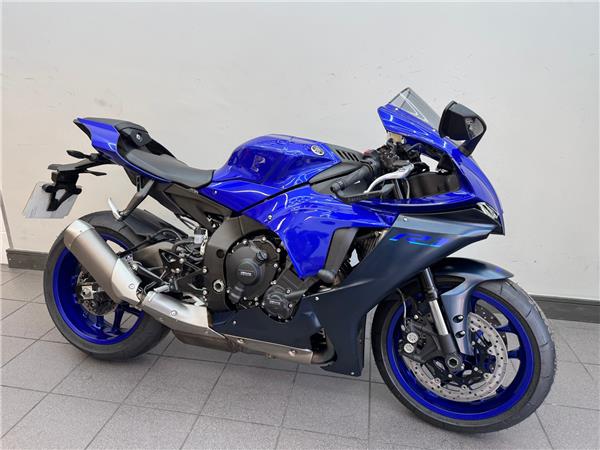 2025 YAMAHA YZF-R1