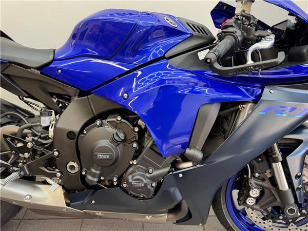 2025 YAMAHA YZF-R1