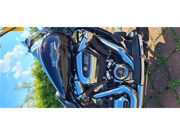 FLHRC Road King Classic 