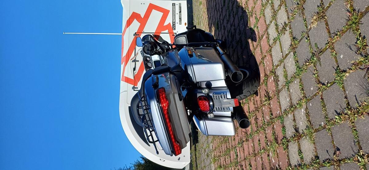FLHTKSE CVO ULTRA LIMITED 