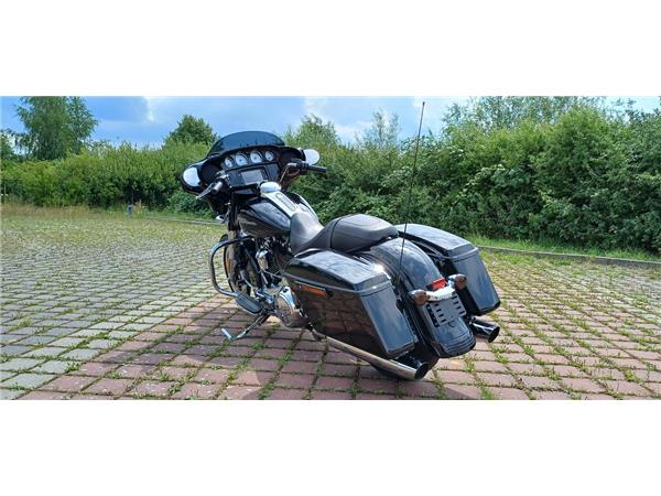 FLHXS STREET GLIDE SPECIAL 