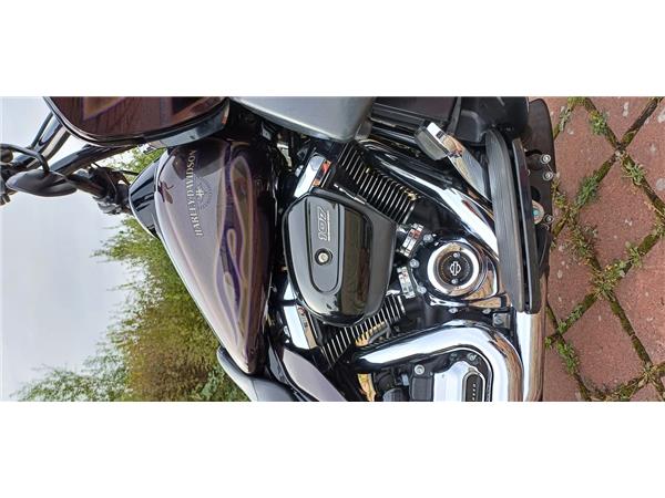 FLTRXS Road Glide Special 