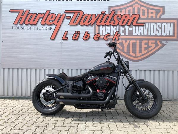 FXST Softail Standard Black 