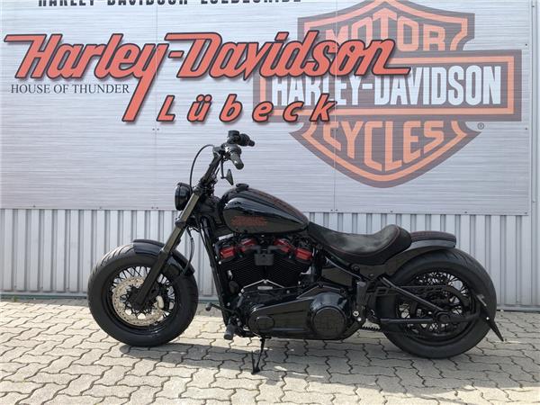 FXST Softail Standard Black 