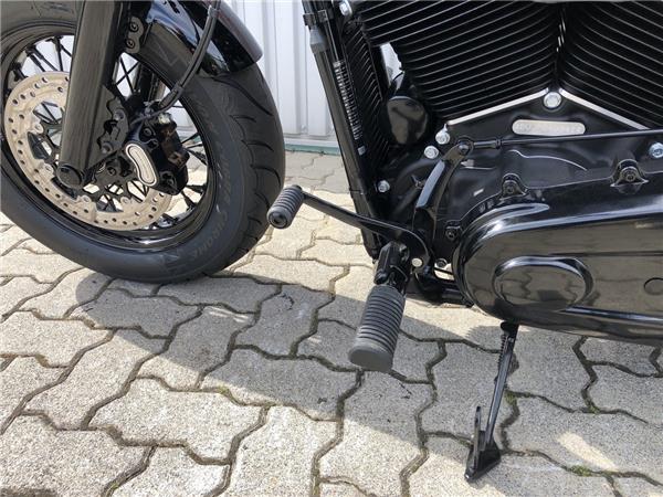 FXST Softail Standard Black 