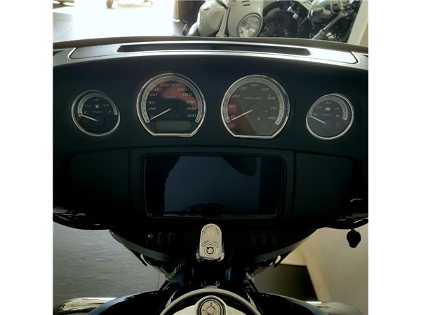 HARLEY-DAVIDSON ELECTRA GLIDE REVIVAL