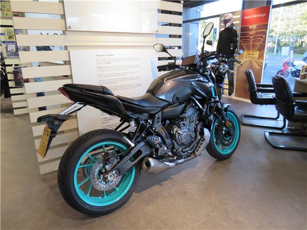 YAMAHA MT-07 