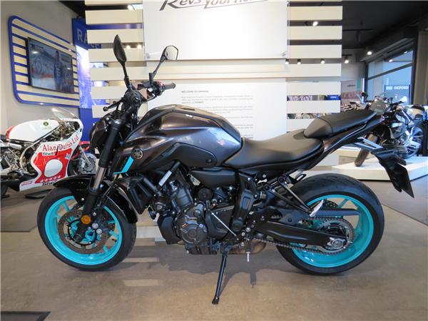 YAMAHA MT-07 