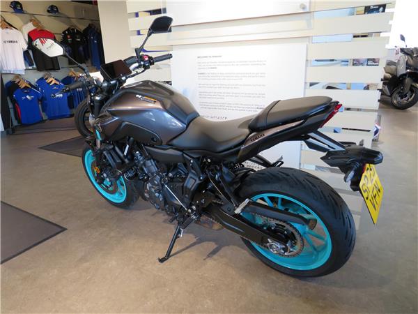 YAMAHA MT-07 
