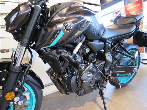 YAMAHA MT-07 