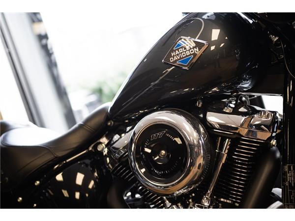 2025 HARLEY-DAVIDSON SOFTAIL FLSTC HERITAGE SOFTAIL CLASSIC
