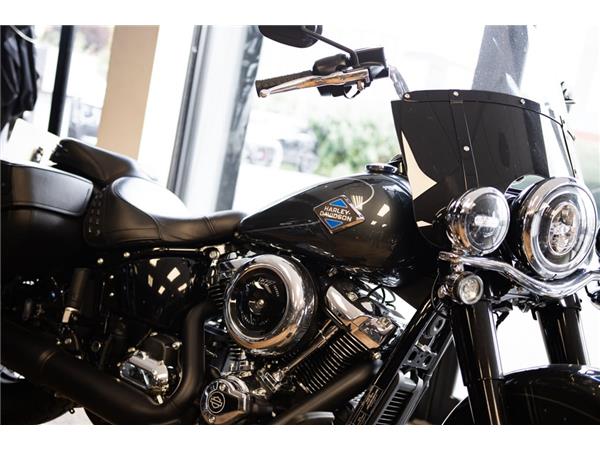 2025 HARLEY-DAVIDSON SOFTAIL FLSTC HERITAGE SOFTAIL CLASSIC