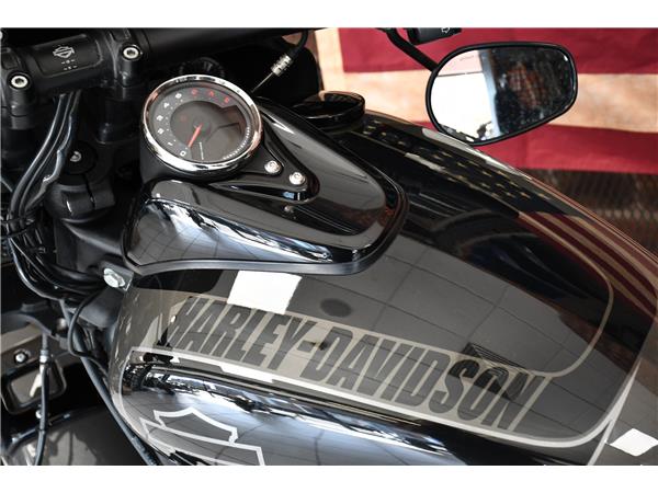 2017 HARLEY-DAVIDSON SOFTAIL FXFBS FAT BOB 114