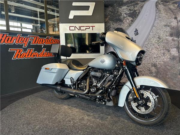 New Harley-Davidson FLHXS STREET GLIDE SPECIAL Solid Colour Blacked Out