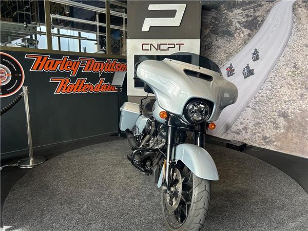 New Harley-Davidson FLHXS STREET GLIDE SPECIAL Solid Colour Blacked Out