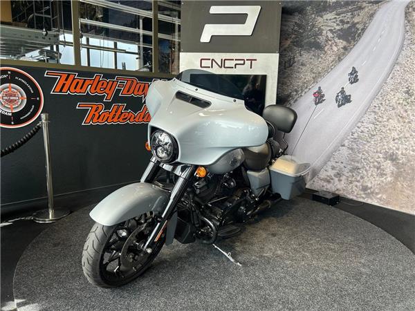 New Harley-Davidson FLHXS STREET GLIDE SPECIAL Solid Colour Blacked Out