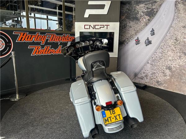 New Harley-Davidson FLHXS STREET GLIDE SPECIAL Solid Colour Blacked Out