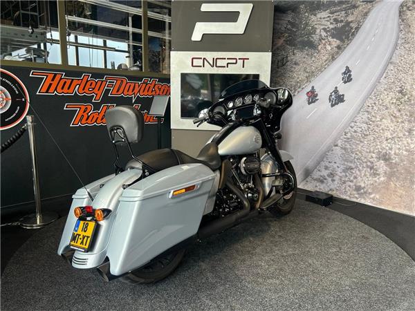 New Harley-Davidson FLHXS STREET GLIDE SPECIAL Solid Colour Blacked Out