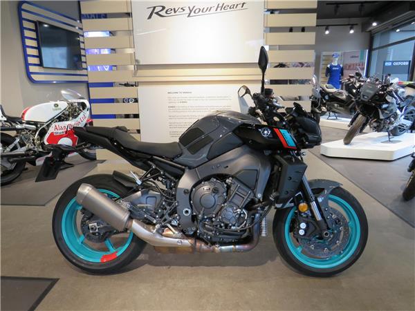 YAMAHA MT-10