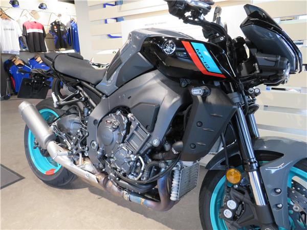 YAMAHA MT-10