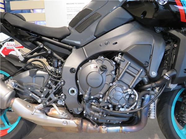 YAMAHA MT-10