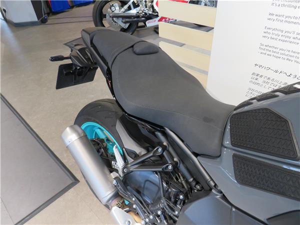 YAMAHA MT-10