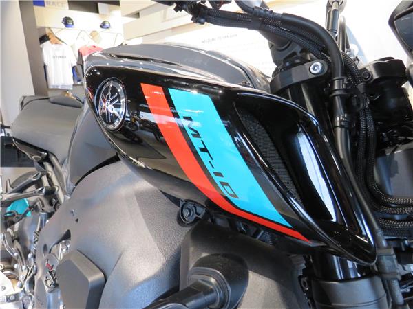 YAMAHA MT-10