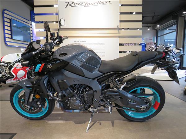 YAMAHA MT-10