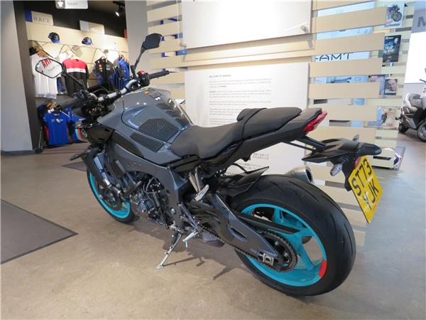 YAMAHA MT-10