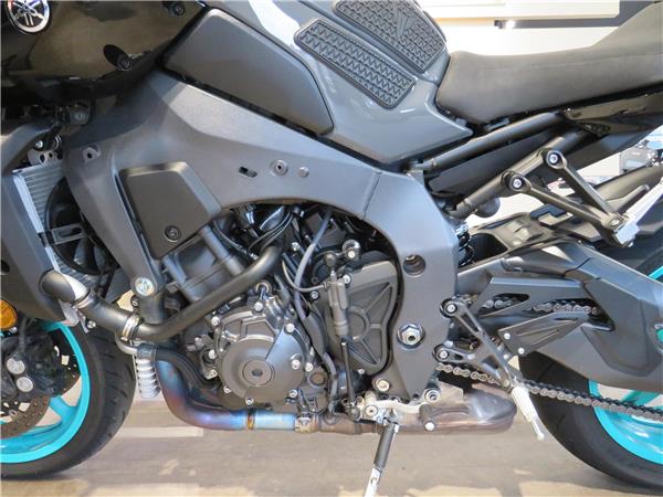 YAMAHA MT-10