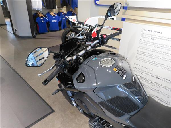 YAMAHA MT-10
