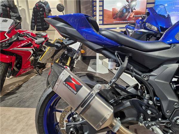 2023 YAMAHA YZF-R7