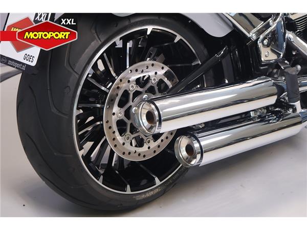 New Harley-Davidson BREAKOUT