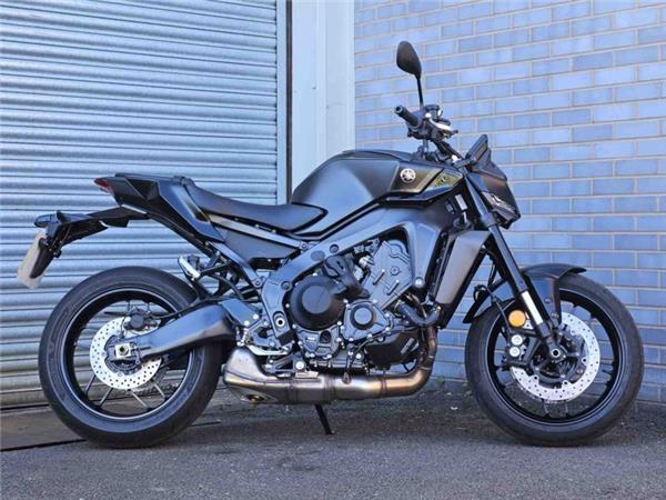 2025 Yamaha MT-09 Y-AMT (MTN890-S) Black
