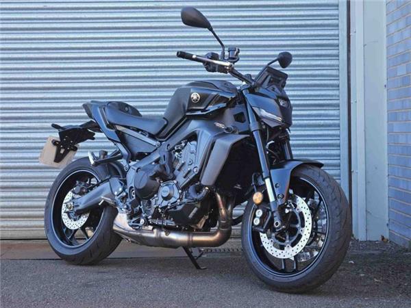 2025 Yamaha MT-09 Y-AMT (MTN890-S) Black