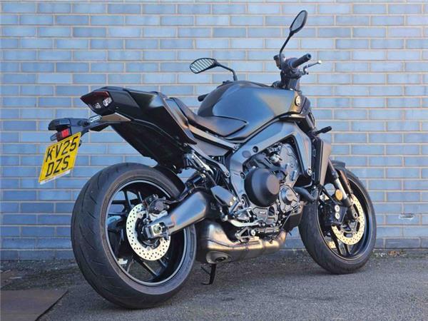 2025 Yamaha MT-09 Y-AMT (MTN890-S) Black