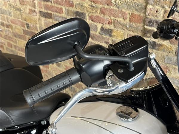 2025 Harley-Davidson Softail