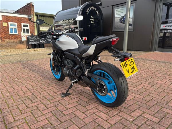2025 Yamaha MT-07 Y-AMT