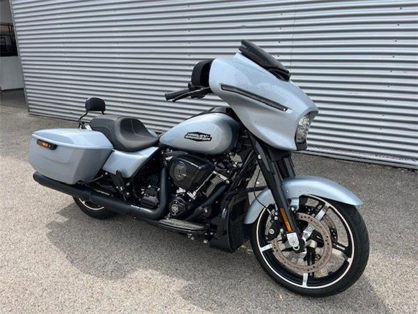 2025 Harley-Davidson Street Glide FLHX