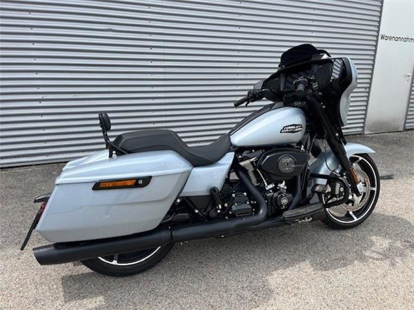 2025 Harley-Davidson Street Glide FLHX