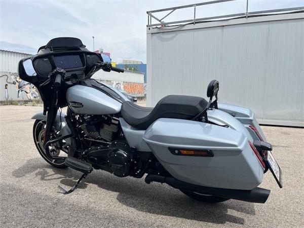 2025 Harley-Davidson Street Glide FLHX