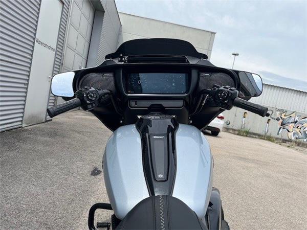 2025 Harley-Davidson Street Glide FLHX