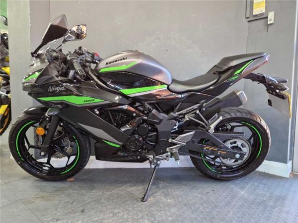 2024 Kawasaki NINJA 125 Black