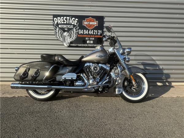 2016 HARLEY-DAVIDSON ROAD KING