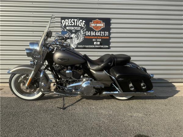 2016 HARLEY-DAVIDSON ROAD KING