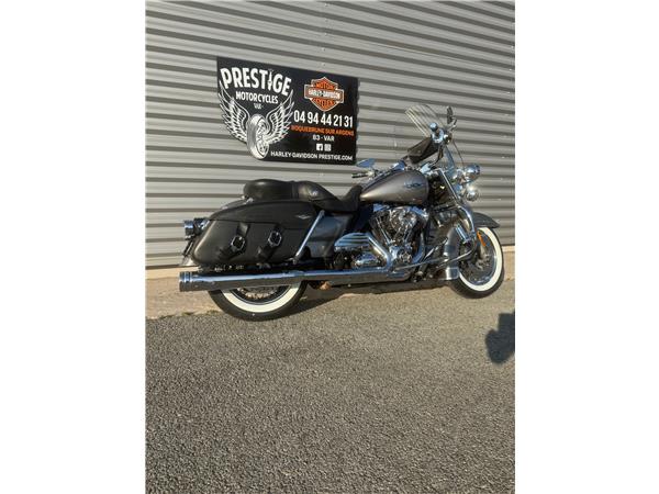 2016 HARLEY-DAVIDSON ROAD KING